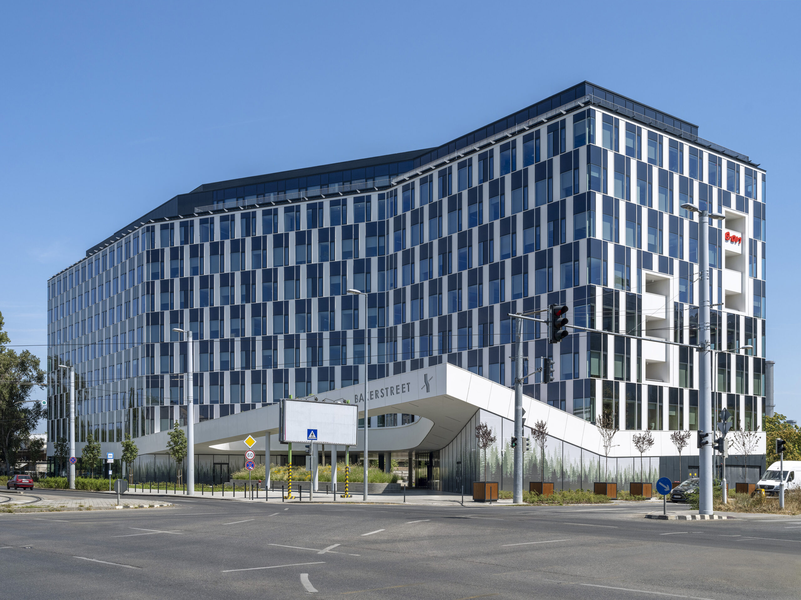 BAKERSTREET 1. OFFICE BUILDING AND UNDERGROUND GARAGE